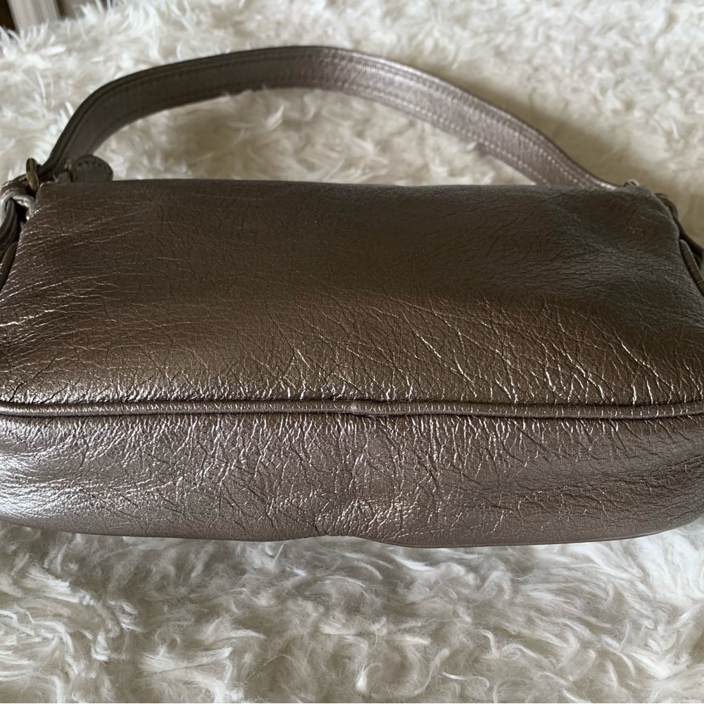 Marc Jacobs Cammie Calf Leather Shoulder Bag - Picture 6 of 11